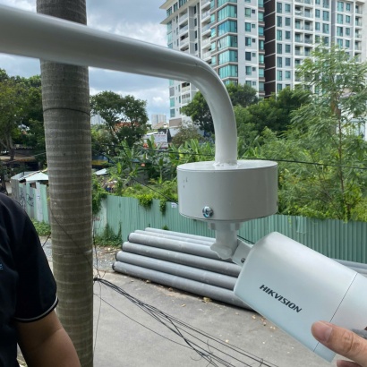 Chân Đế Camera Cong Chữ L Có Box Tròn 35cm